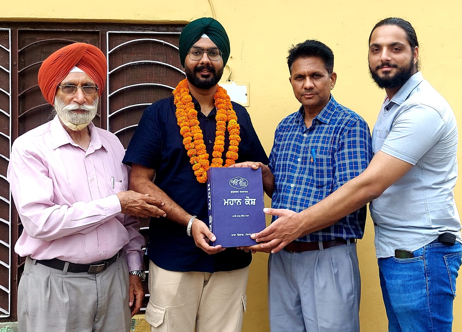 प्रगतिशील लेखक संघ द्वारा सुखमन सिंह युवा लेखक पुरस्कार से सम्मानित